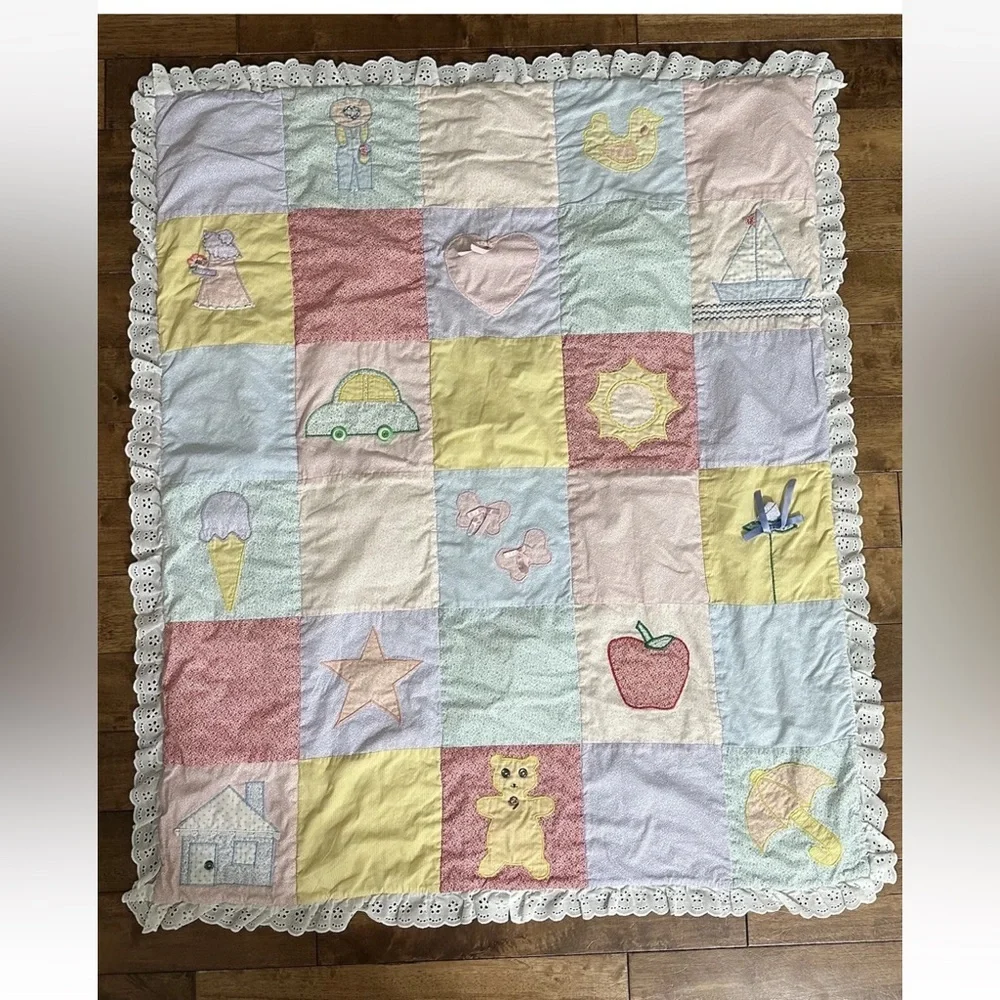 Vintage Handmade Baby Quilt Blanket with Eyelet Trim Approx 43